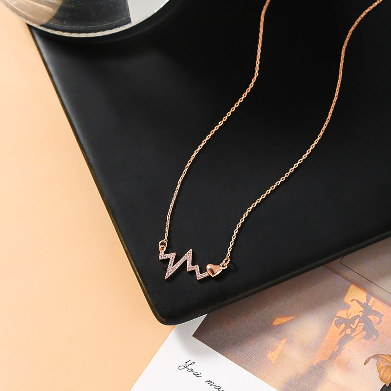 Light luxury niche beating heart zircon necklace