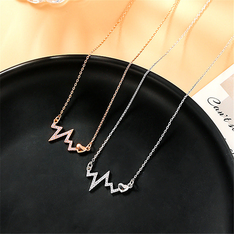 Light luxury niche beating heart zircon necklace