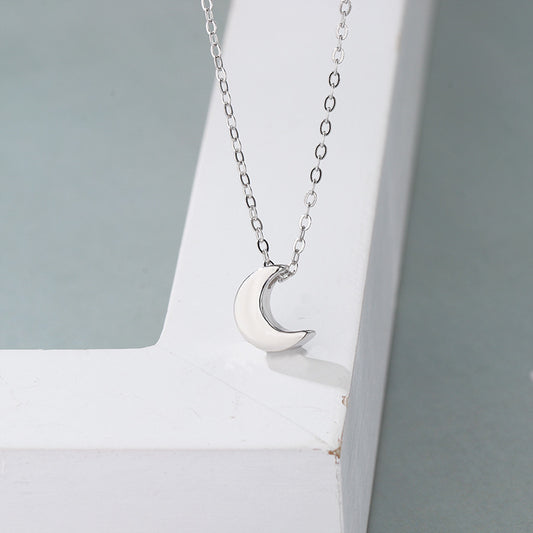 Women's Simple Versatile Sterling Silver Glossy Moon Necklace